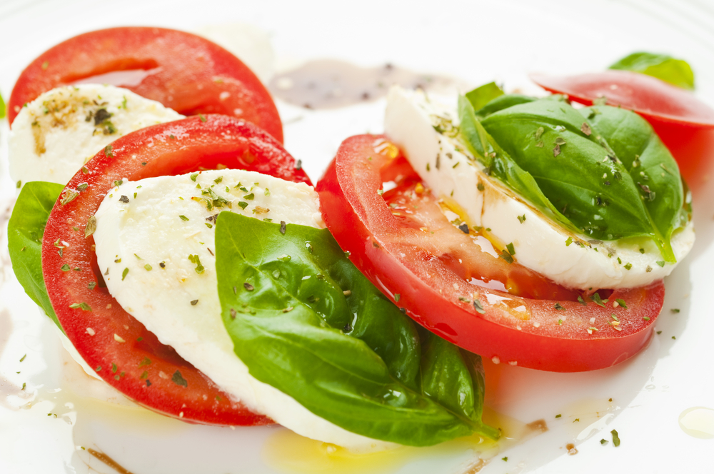 Recept salade caprese van tomaten met mozzarella