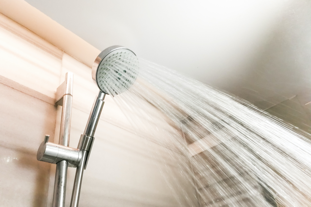 eeuwig schakelaar tellen Badkamer schoonmaken? Tips voor een schone en blinkende douche - ViaDomo