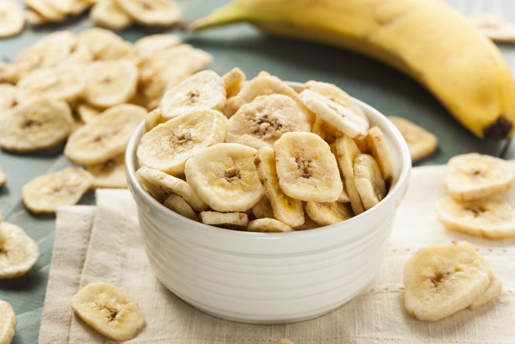 Zelf bananenchips maken zonder suiker. Het recept